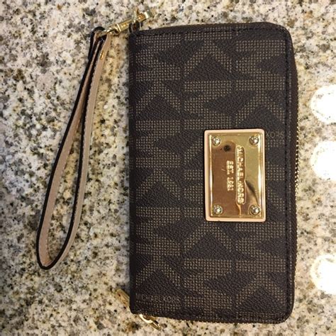 michael kors 87676412|Michael Kors Wallets and Wristlets .